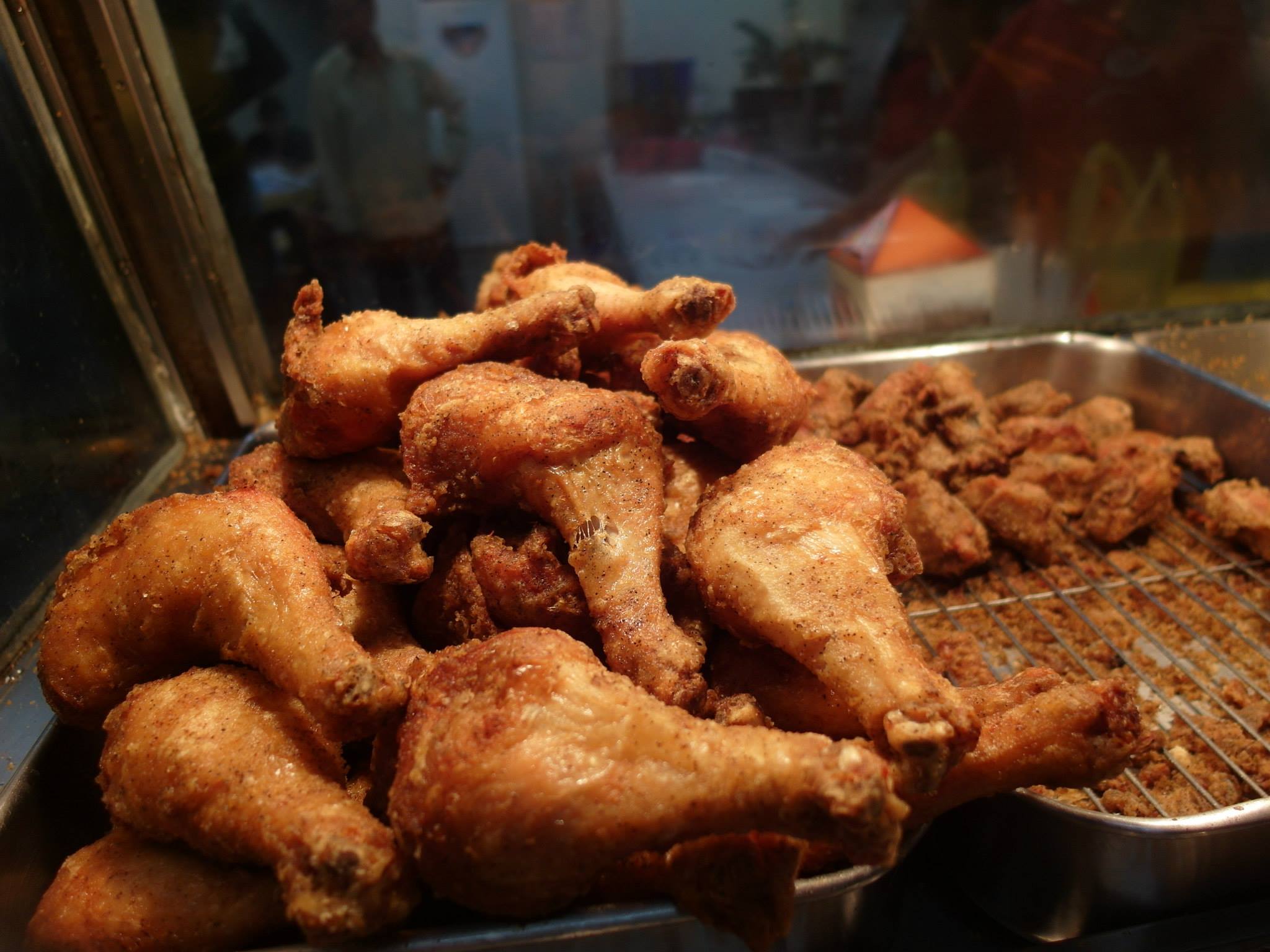 樂知旅店附近商家 Hon‘s Fried Chicken的照片